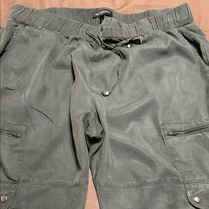 Banana Republic women’s Olive Green Cargo Jogger Pants with Drawstring